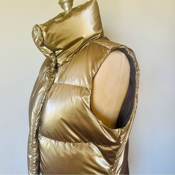 ♥️ Athleta Downtown Gold Puffer Vest - Picture 9 of 13